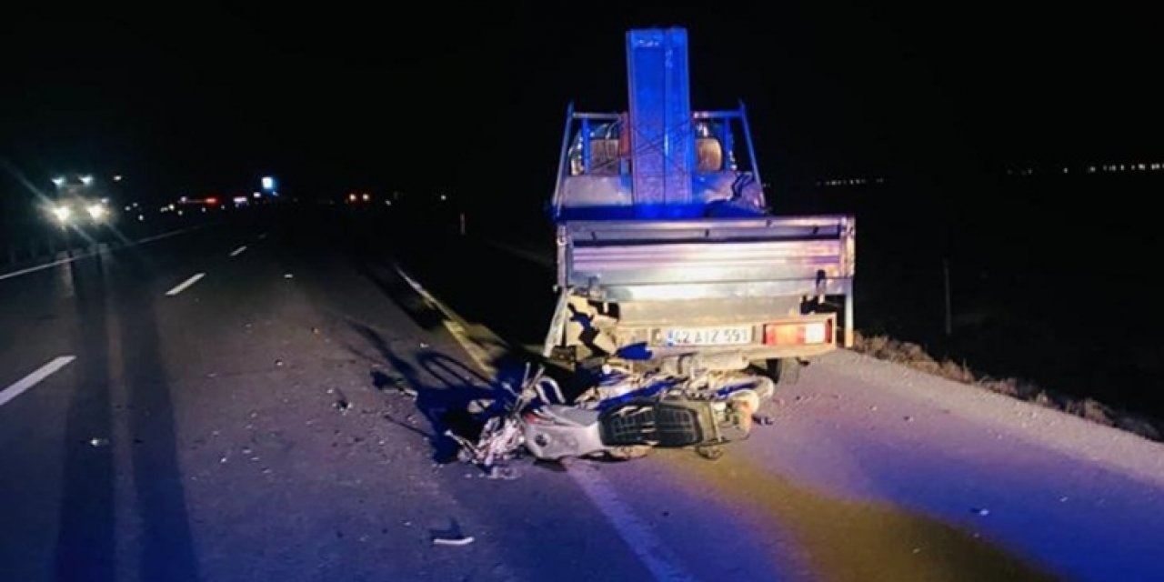 Aksaray'da kamyonete çarpan motosikletin sürücüsü hayatını kaybetti