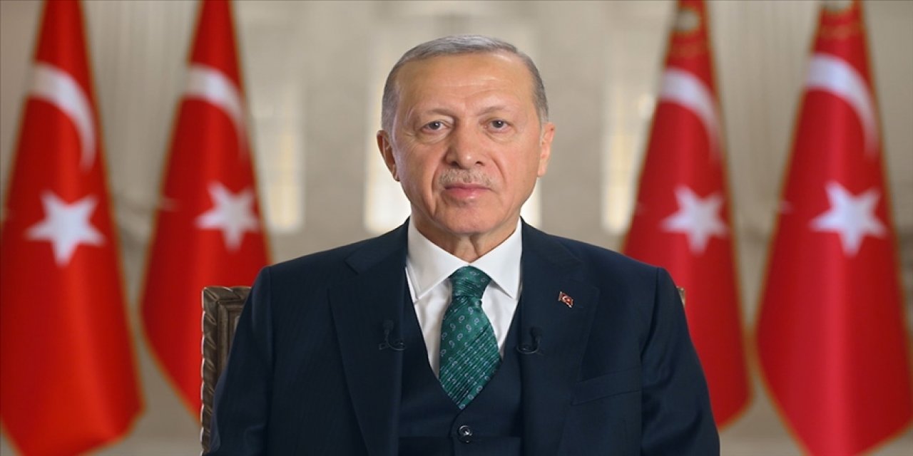 Cumhurbaşkanı Erdoğan: Asrın felaketinin yaralarını devlet-millet el ele vererek asrın dayanışmasıyla sarıyoruz