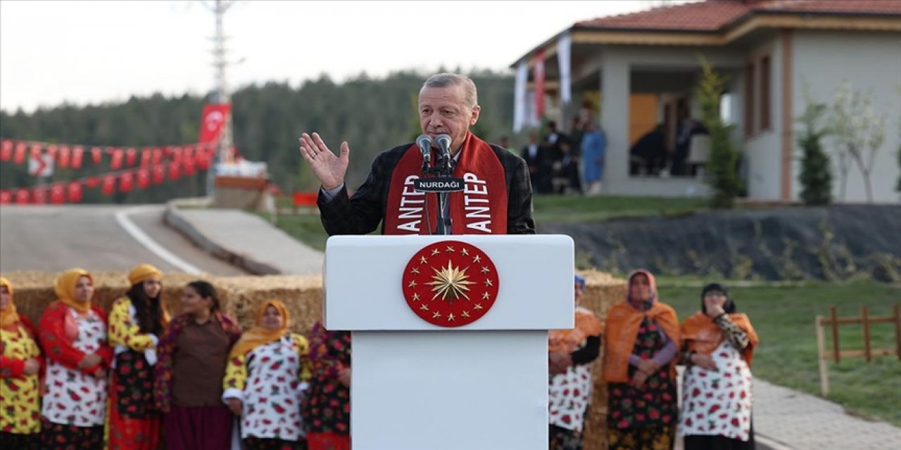 Cumhurbaşkanı Erdoğan: Bin yıllık vatanımız nice güzellikleriyle beraber, afetleriyle bizimle yaşıyor, yaşayacak