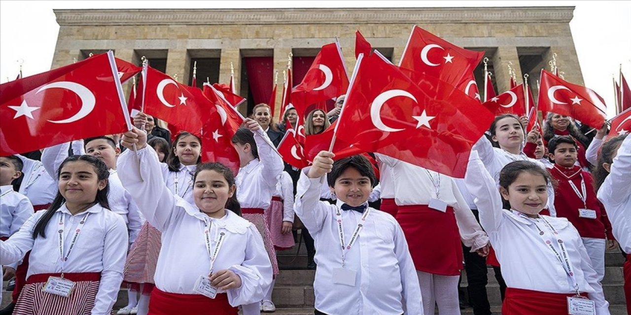 23 Nisan Ulusal Egemenlik ve Çocuk Bayramı kutlanıyor