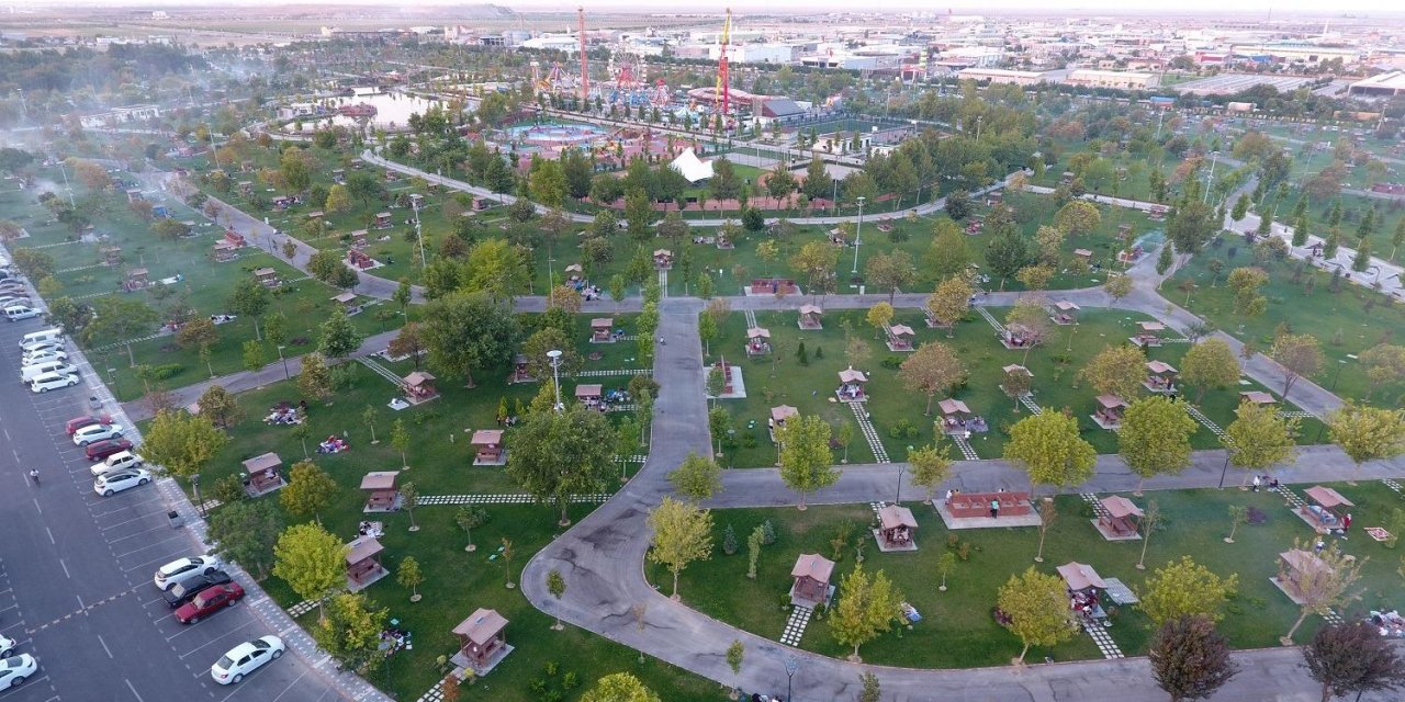 Konya'daki bu belediye büyük parklar inşa etti