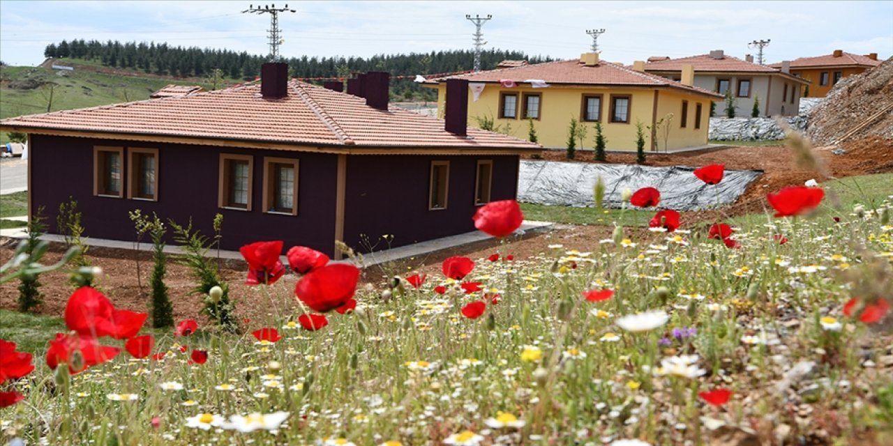 Bakan Kurum'dan Gaziantep Nurdağı'ndaki köy evlerine ilişkin paylaşım