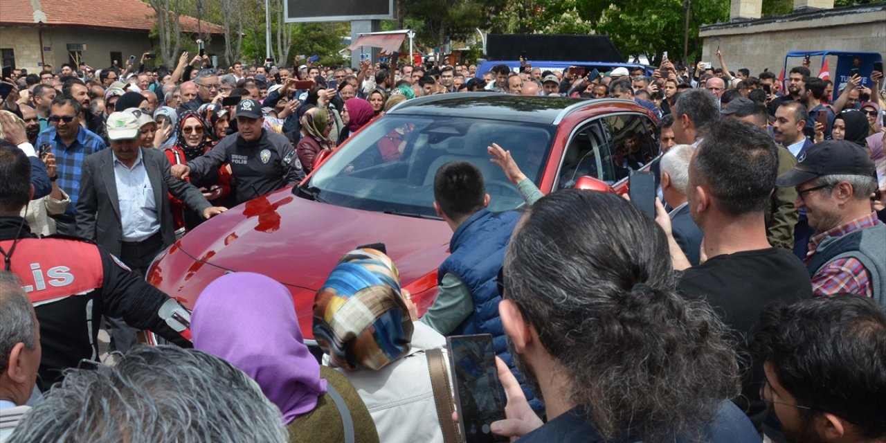 Türkiye'nin yerli otomobili Togg Karaman'da tanıtıldı