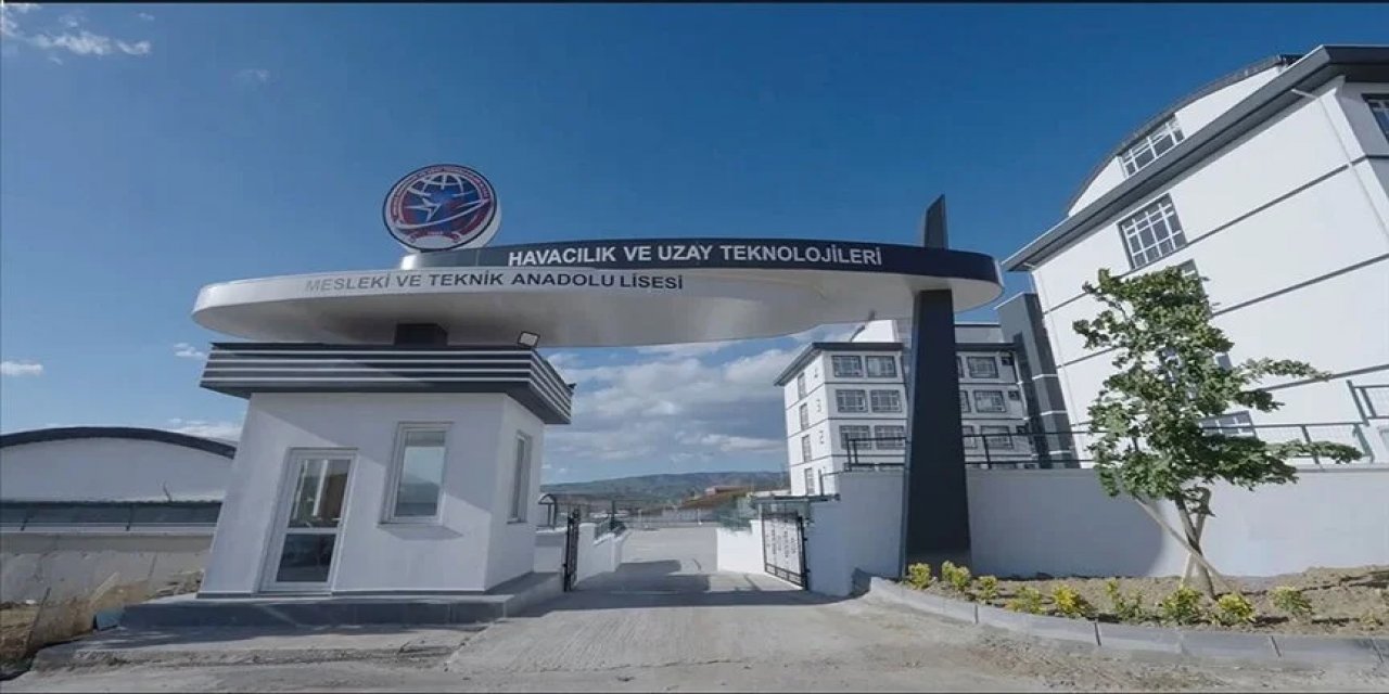 Türkiye'nin uzay ve havacılık teknolojisi alanında ilk meslek lisesi açıldı