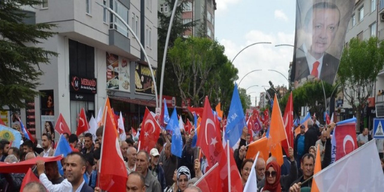 Karaman'da AK Parti Teşkilatı yürüyüş etkinliği düzenledi