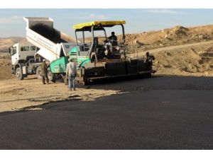 Mamak’a 326 Bin 500 Ton Asfalt Serimi Yapıldı