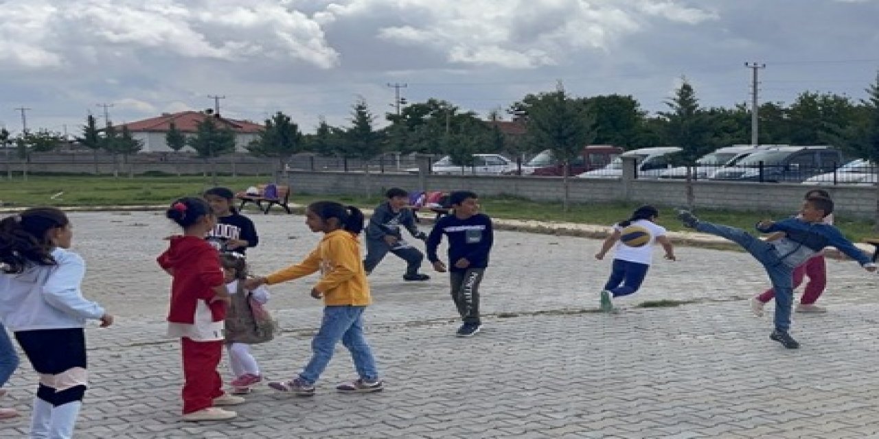 Aksaray'da "Geleneksel Çocuk Oyunları Şenliği" düzenlendi