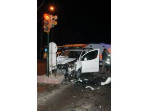 İki Ayrı Trafik Kazasında 9 Kişi Yaralandı