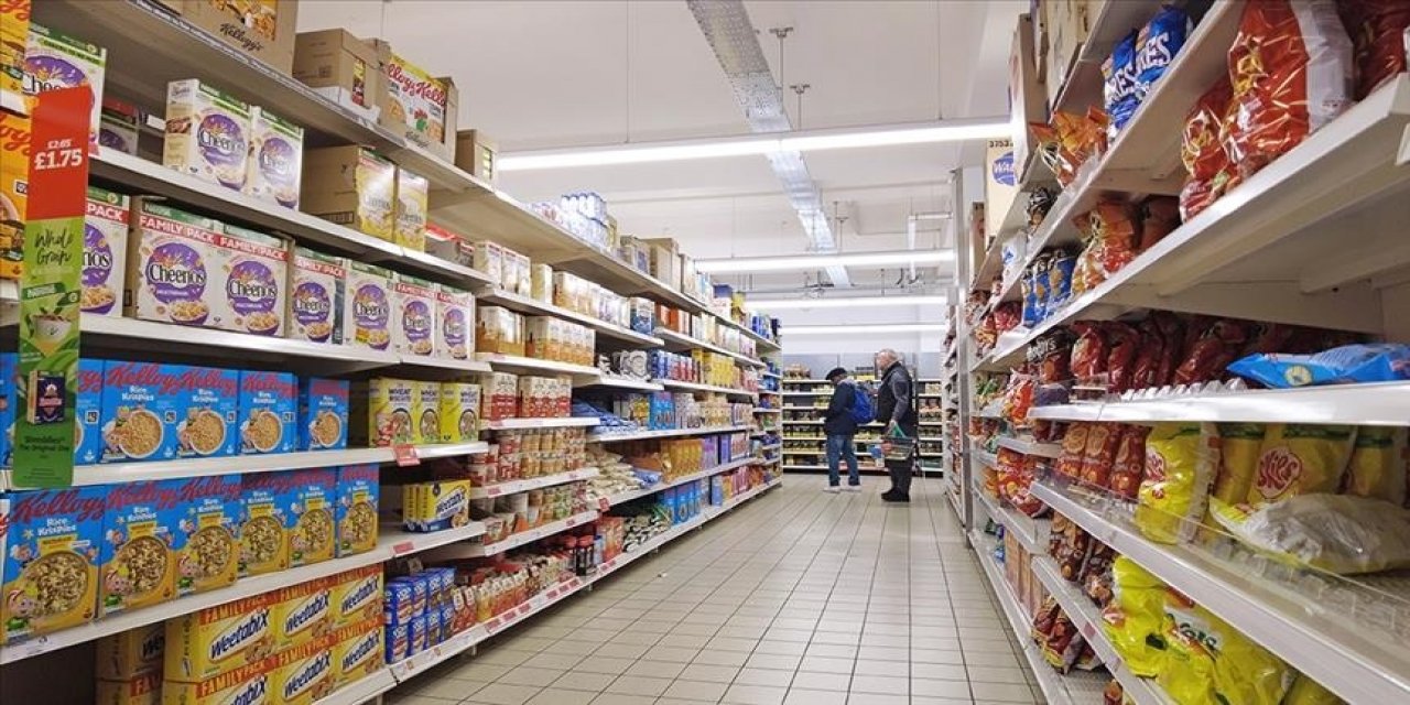 İngiltere'de yüksek gıda fiyatları tüketici harcamalarındaki büyümeyi baskıladı