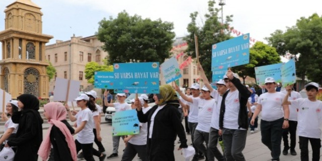 Aksaray'da Çevre Haftası etkinlikleri kapsamında yürüyüş yapıldı