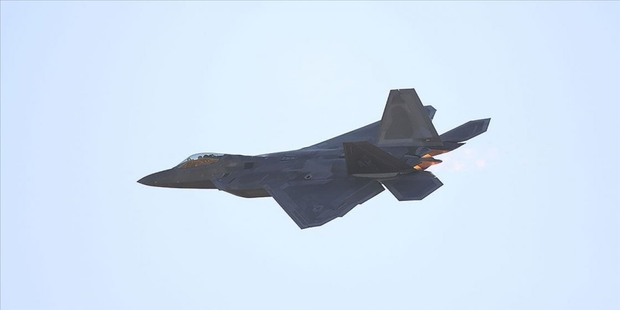 ABD, Rus uçaklarının eylemleri nedeniyle Orta Doğu'ya F-22 savaş uçakları gönderdi
