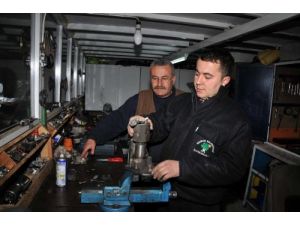 Belediye Tamirhanesinde Yoğun Mesai