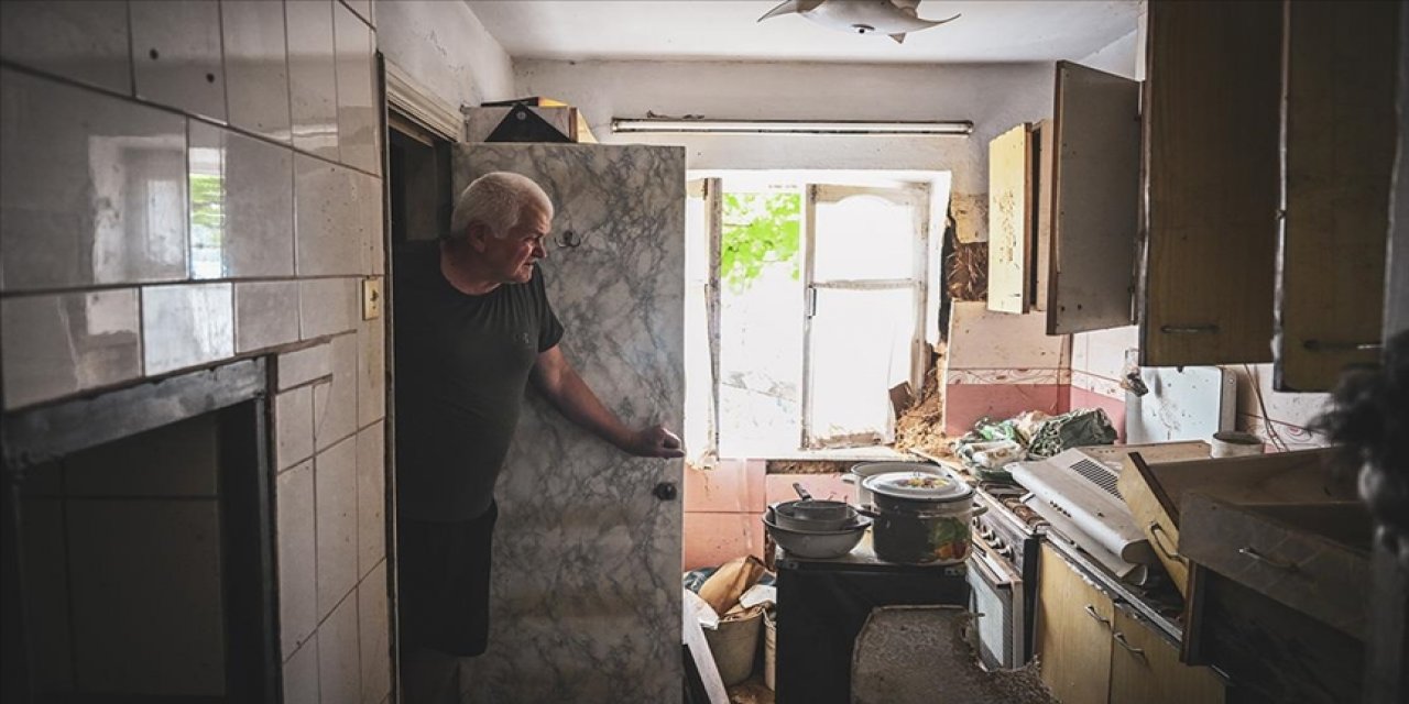 Ukrayna'daki Pavlivka köyünde su baskınından etkilenen evler kullanılamaz hale geldi