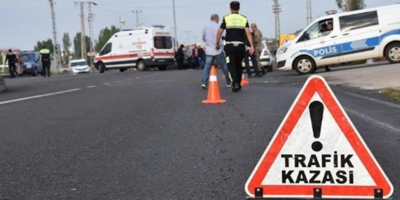 Konya'da kamyonetle otomobilin çarpışması sonucu 6 kişi yaralandı