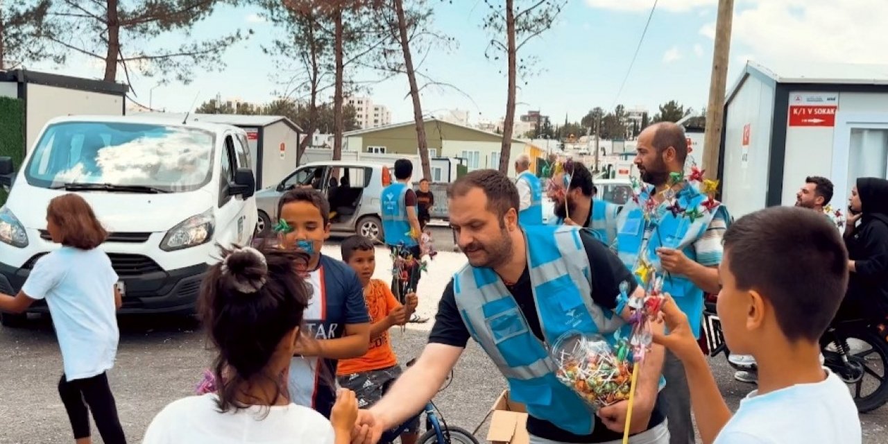 İnsan Vakfı Konya’dan depremzedelere bayramlık