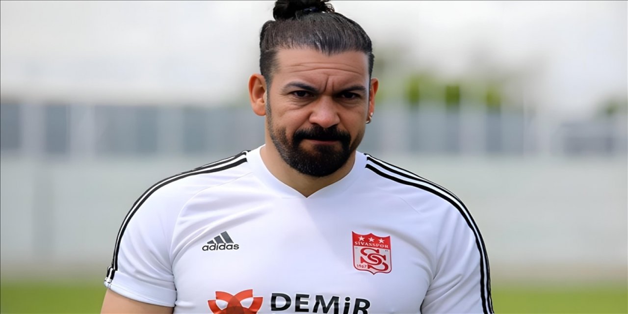 Demir Grup Sivasspor'un yeni teknik direktörü Servet Çetin oldu.