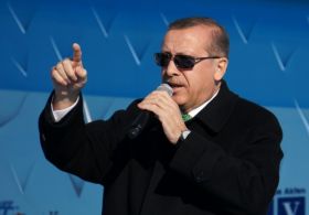 Erdoğan: Sıkıysa isim versin