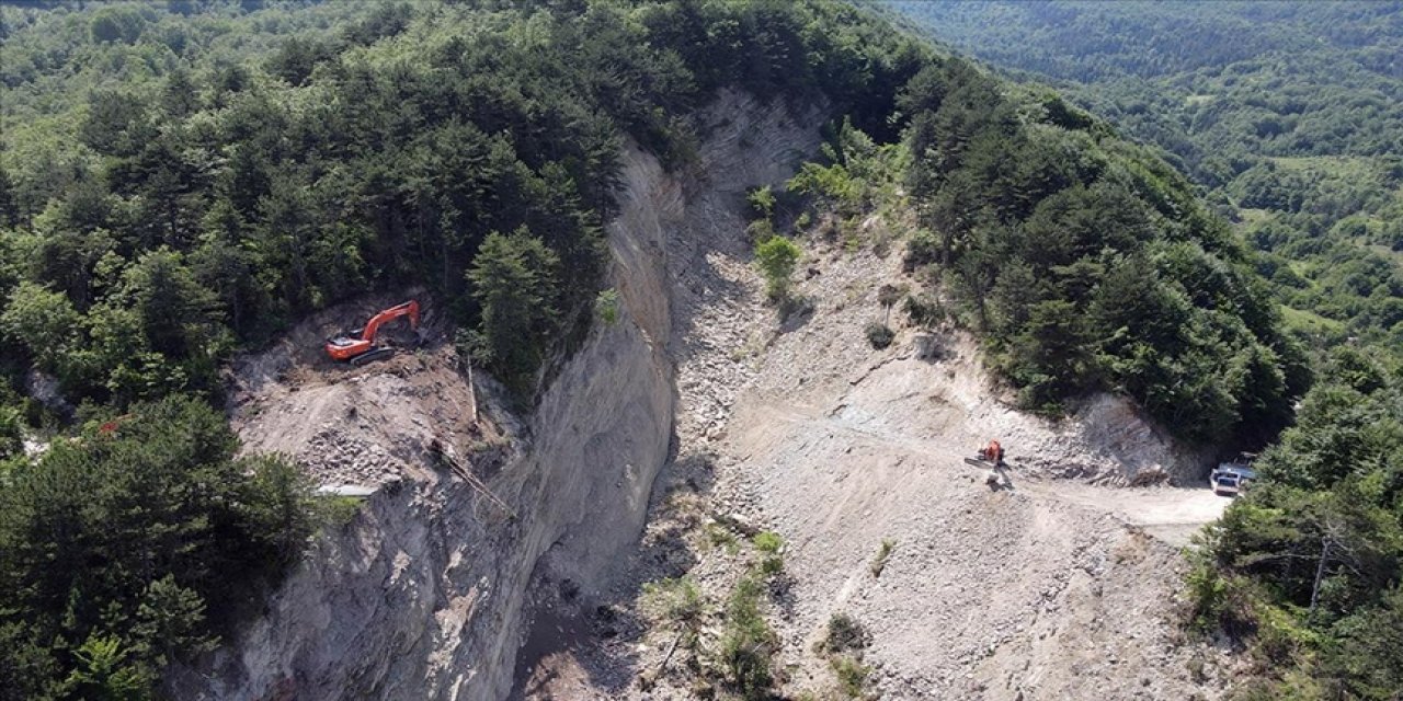 Küre Dağları'nda 500 metre kayan yol yeniden inşa ediliyor