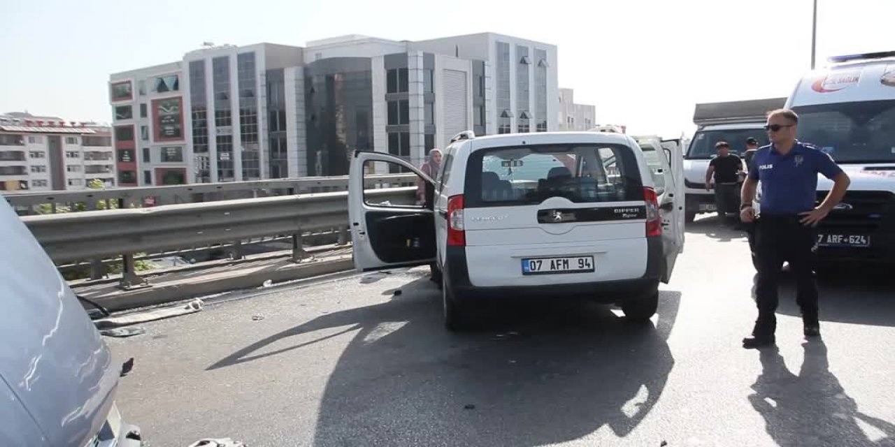 Otomobille hafif ticari aracın karıştığı kazada özel güvenlik görevlisi öldü