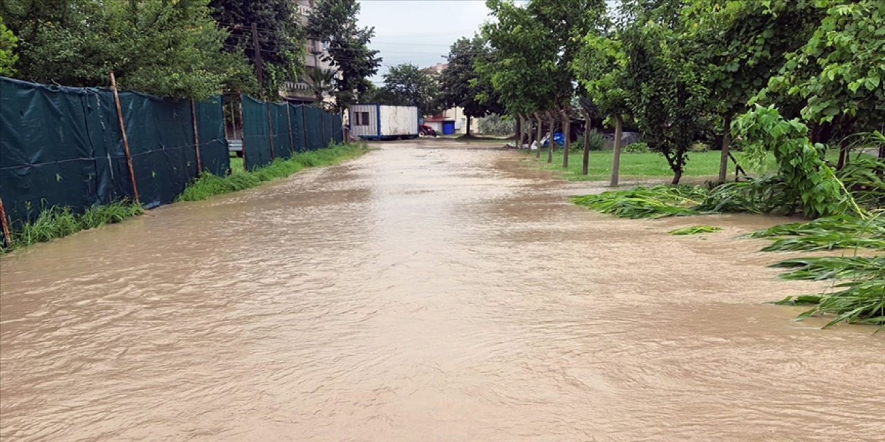 AFAD'dan 11 il için "turuncu kod"lu sağanak uyarısı