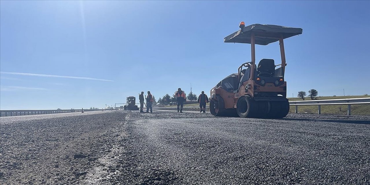 Deprem bölgesi yolları için 1,2 milyar lira kaynak ayrıldı