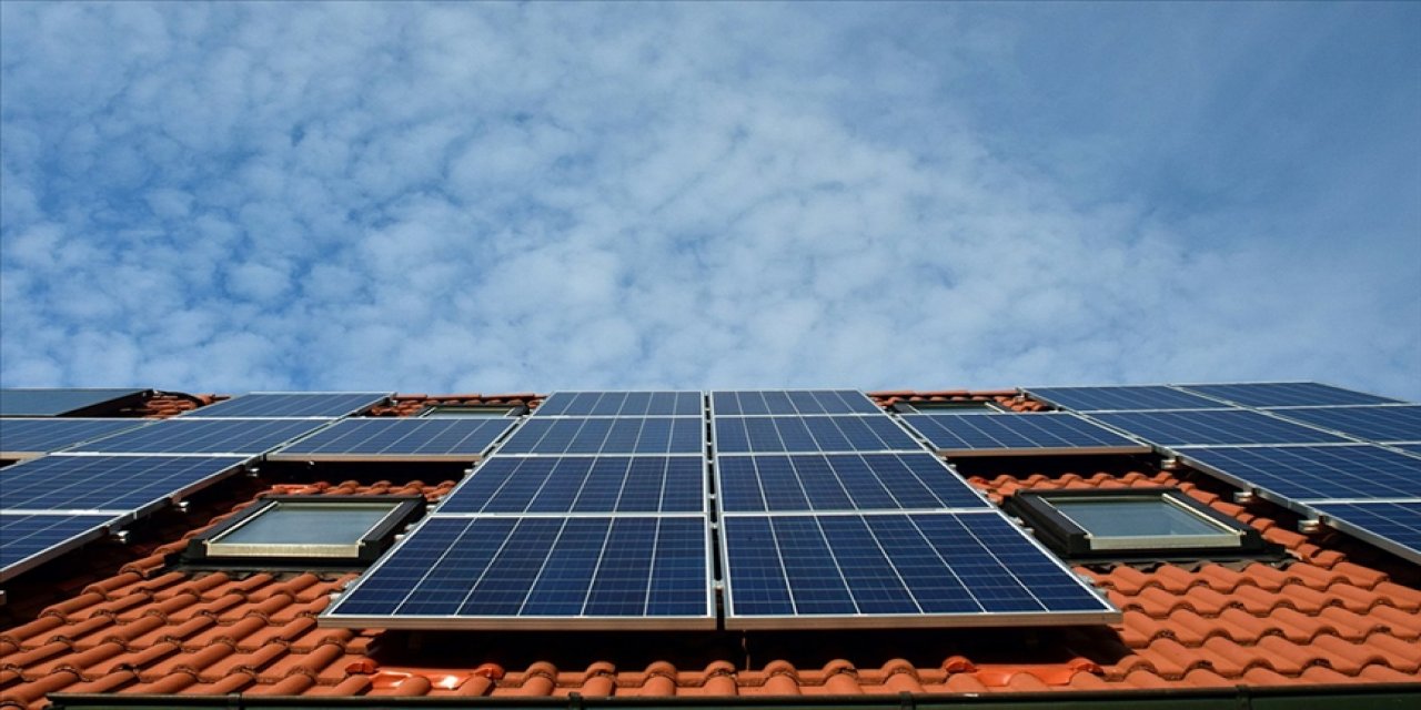 36 milyon ev Çatı tipi güneş panelleri kullanıyor