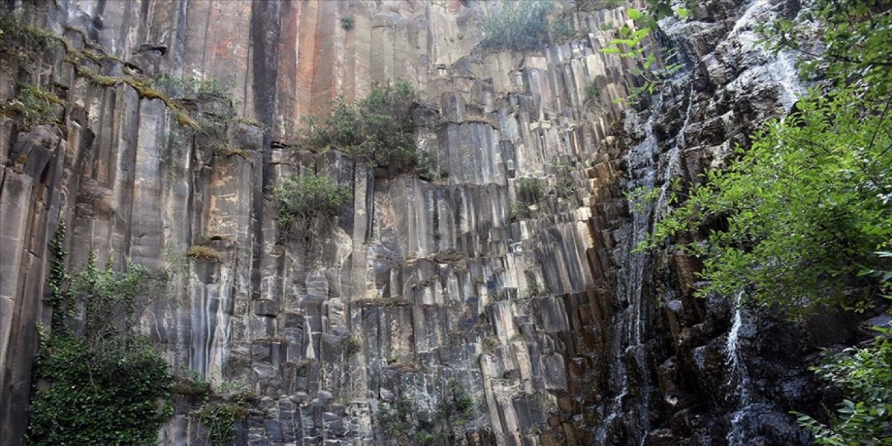 Milyon yıllık tabiat anıtı bazalt kayalıklar turizme kazandırılıyor