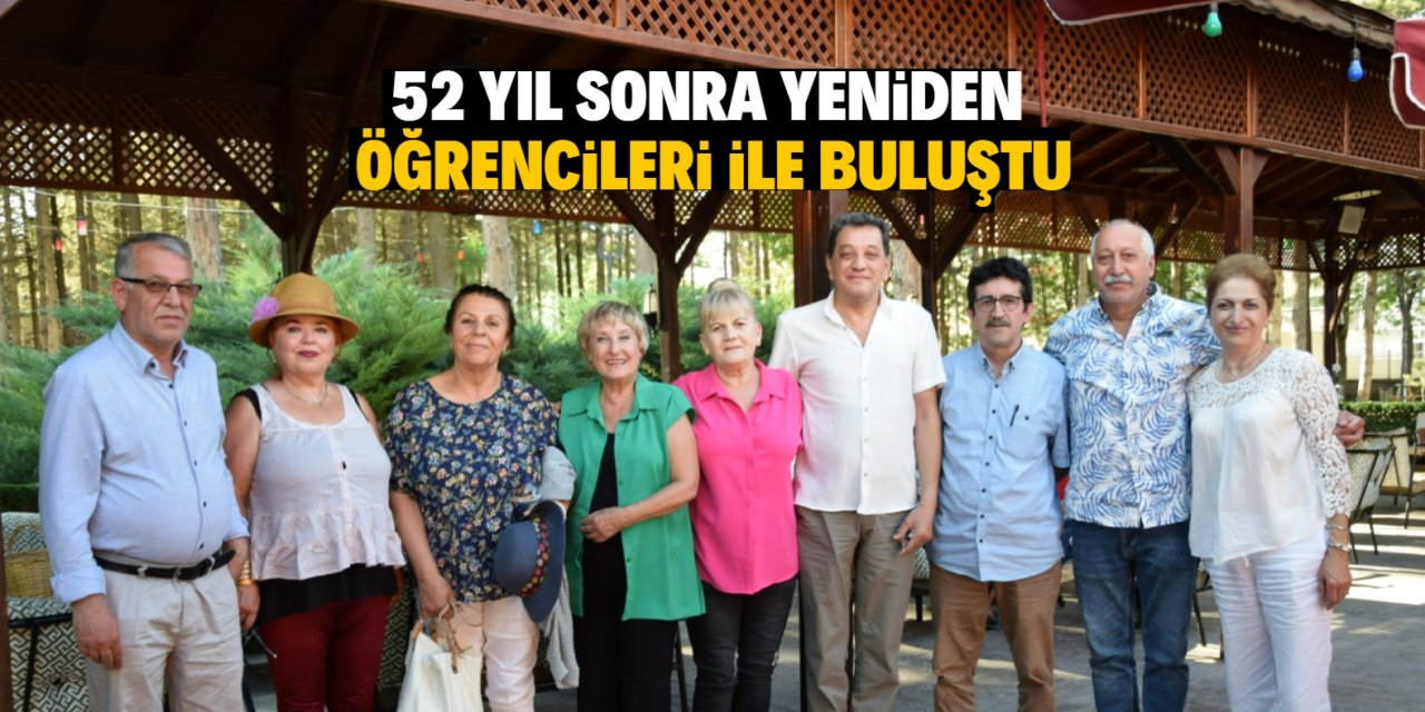 Emekli öğretmen ilk öğrencileriyle 52 yıl sonra Konya'da  bir araya geldi