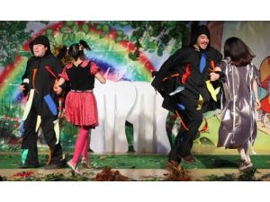 Miniklere Tiyatroyla Diş Eğitimi