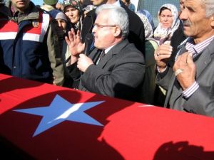 Kalp Kriziyle Şehit Olan Komando Çavuş Budak Toprağa Verildi