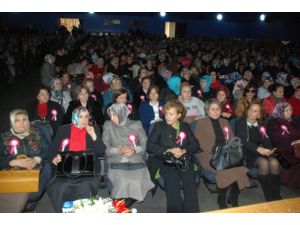 Konferansa Yoğun Katılım İzdihama Neden Oldu