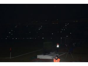 Eskişehirspor, Fethiyespor Maçını Elektrik Çarptı