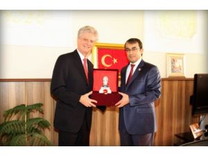 Avusturya Büyükelçisi Wölfer, Bozok Üniversitesi'ni Ziyaret Etti