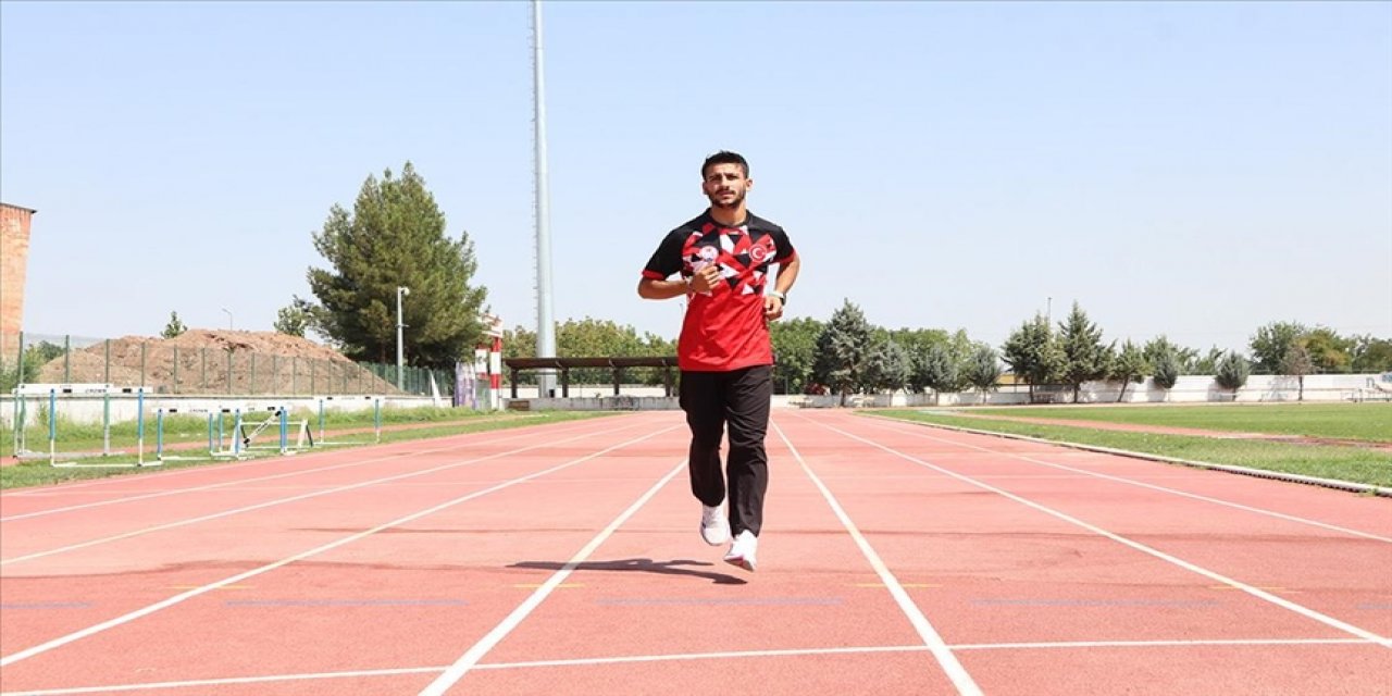 Görme engelli milli atlet Mikail Al, dünya şampiyonası ve paralimpik oyunlarında kürsüye çıkmak için çalışıyor