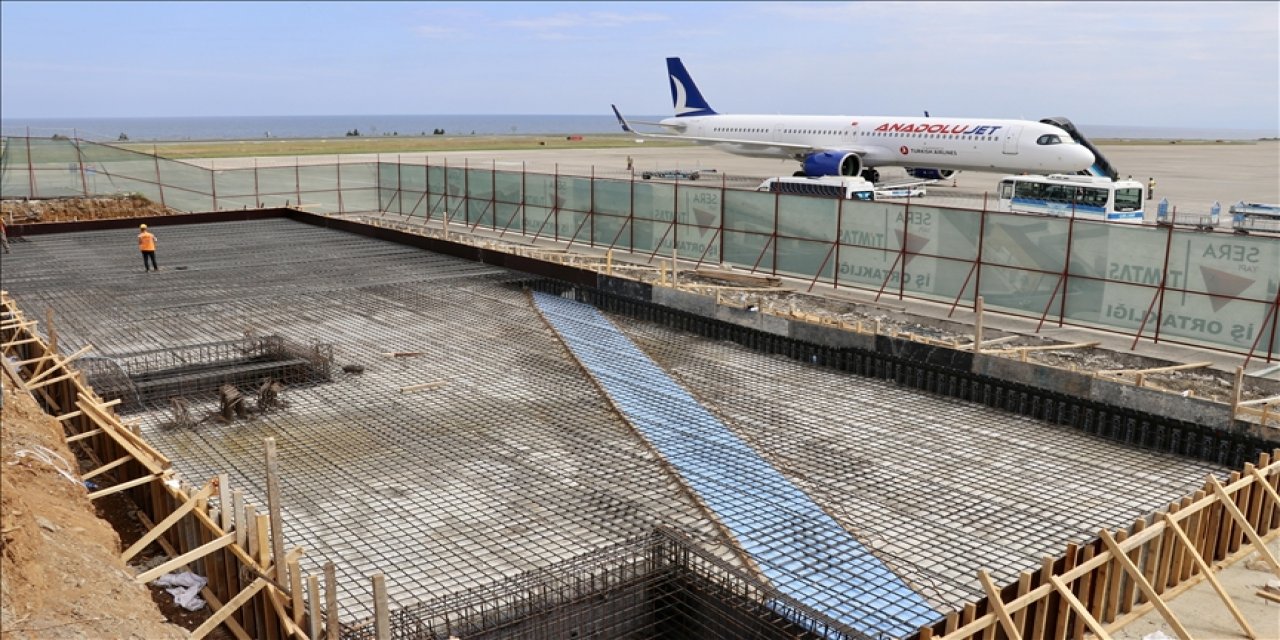 Bakan Uraloğlu: Trabzon Havalimanı'na yıl sonuna kadar 3240 metre uzunluğunda yeni pist yapacağız