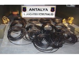 Jandarma Bir Evde 550 Metre Uzunluğunda Telefon Kablosu Ele Geçirdi
