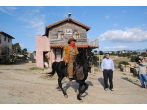 Manavgat'ın 28 Yaşındaki En Yaşlı Atı Kral Turizme Hizmet Veriyor