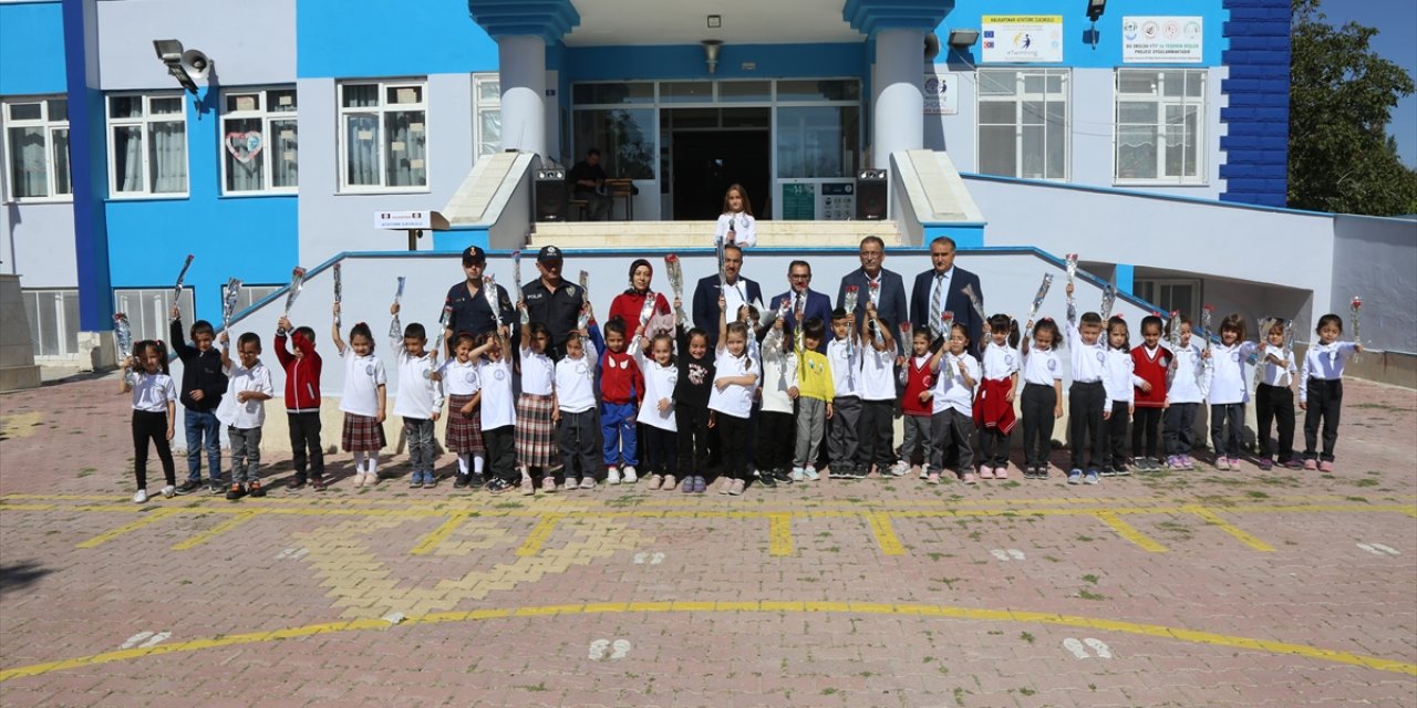 Halkapınar'da İlköğretim haftası kutlandı