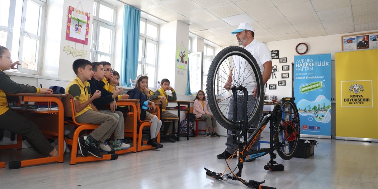 Konya Büyükşehir Belediyesi okullarda bisiklet tamir ve bakım eğitimleri veriyor