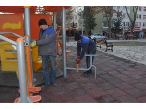 Yenimahalle Parkları Kışın Da Dolu