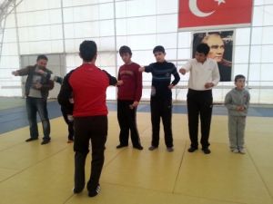 Uzman Antrenörler, 155 Engelliye Spor Eğitimi Veriyor