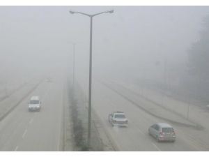 Aksaray'da Sis Trafiği Etkiledi