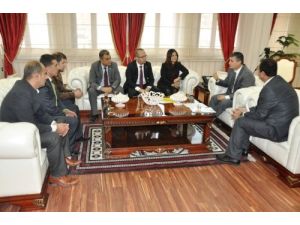 Vali Arslan Turizm Sektörü Temsilcileri İle Bir Araya Geldi