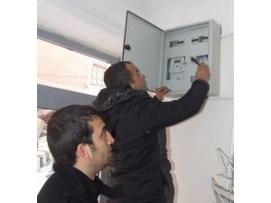 Çedaş Ekipleri, Yerköy'de 3 Evde Kaçak Elektrik Kullanımı Tespit Etti