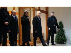 Havalimanında Mini Zirve