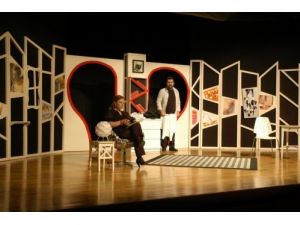 Bdt, Üniversitede Sahne Açtı