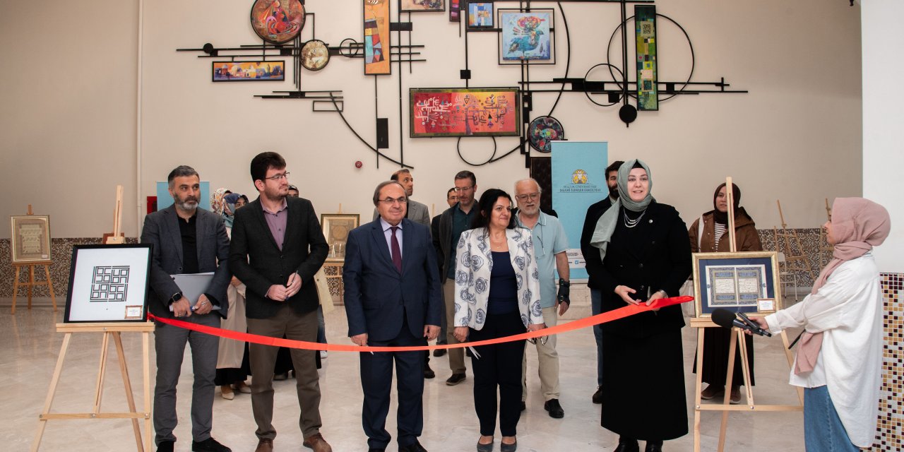 Konya’da "Türkiye Yüzyıl'ında Türk - İslam Kitap Sanatları Karma Sergisi" açıldı