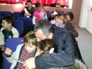 Miniklerin Mektupları Babaları Ağlattı