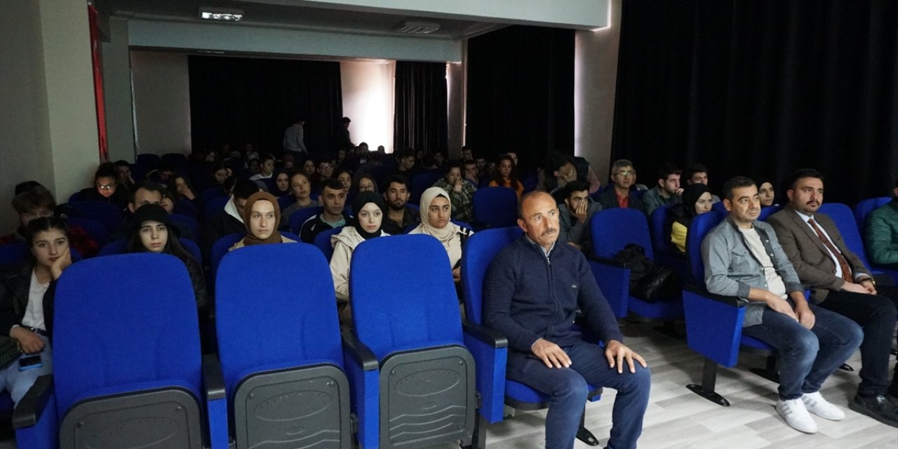 Bozkır'da üniversite öğrencilerine bağımlılıkla mücadele eğitimi verildi