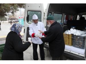 Yenimahalle Belediyesi, Onkoloji Hastanesi'nde 500 Kişilik Çorba Dağıtıyor